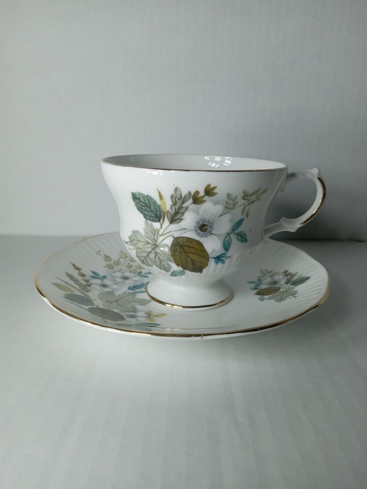 Vintage Royal Dover Bone China Footed Teacup & Saucer Flower Leaves England 60\'s