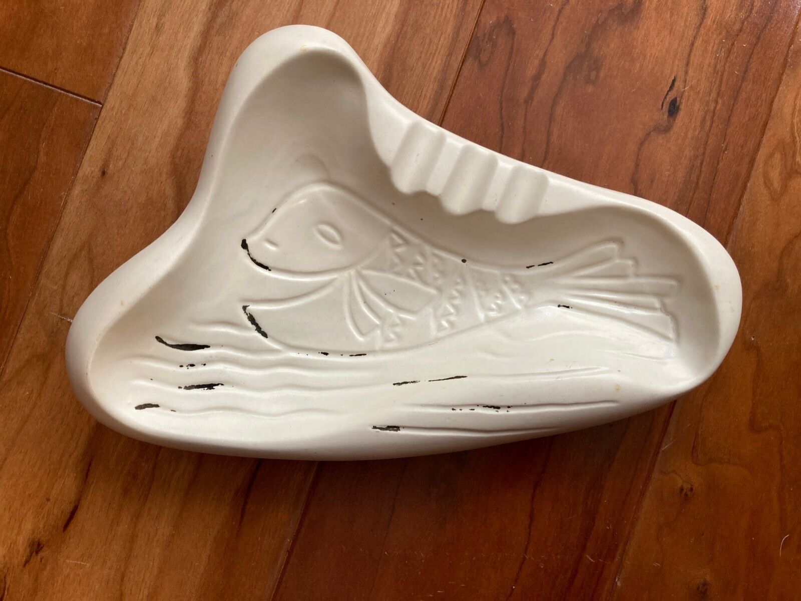 Vintage White Ceramic Porcelain Fish Pisces Pin Coin Dish Ash Tray   Unique/Rare