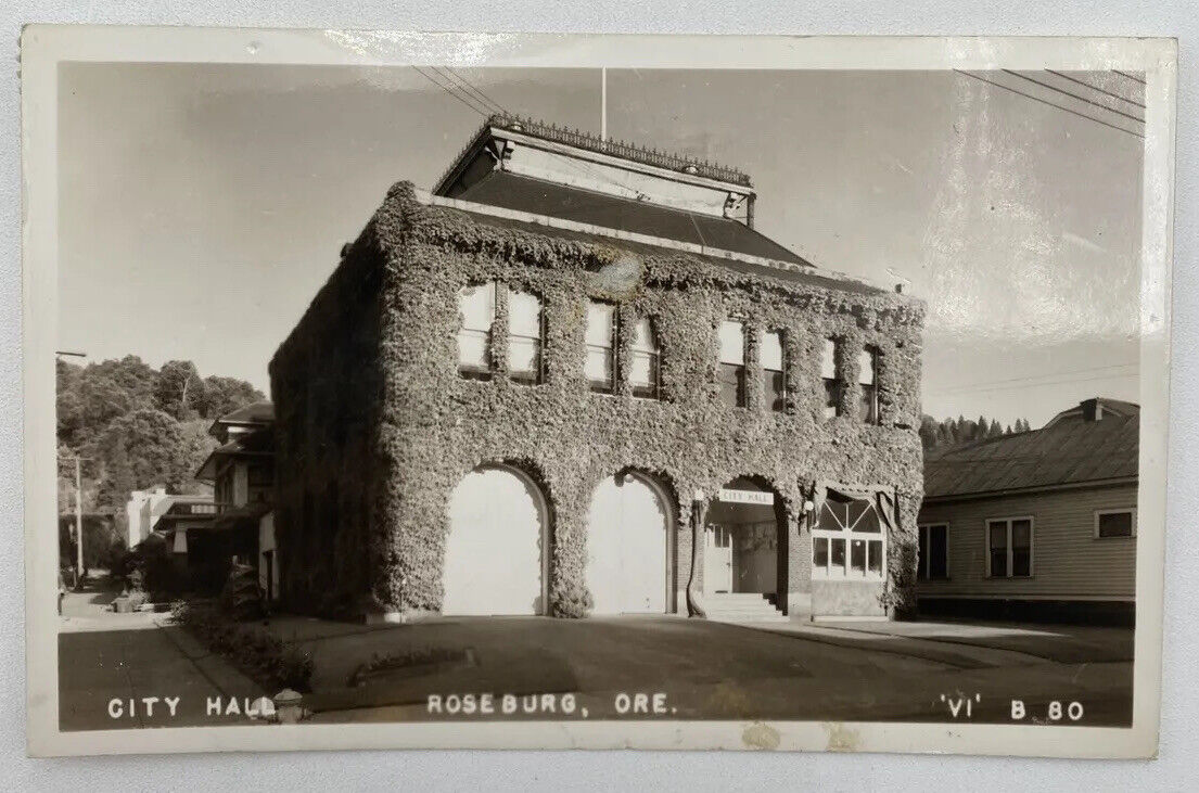 Postcard OR City Hall Building Covered In Ivy Roseburg RPPC