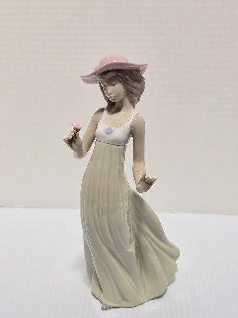 Nao by Lladro #1158 \