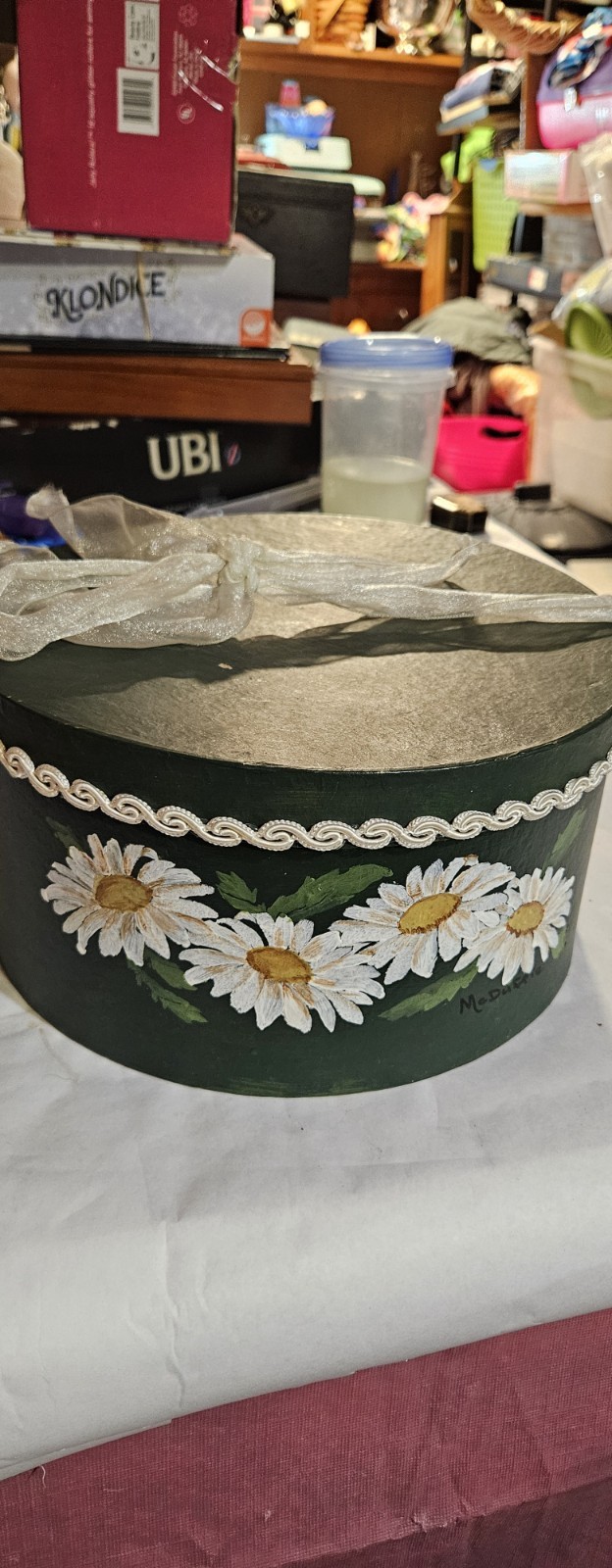 Vintage Hand Painted Daisy Hat Box Green Round Storage Box Signed McDurrie...
