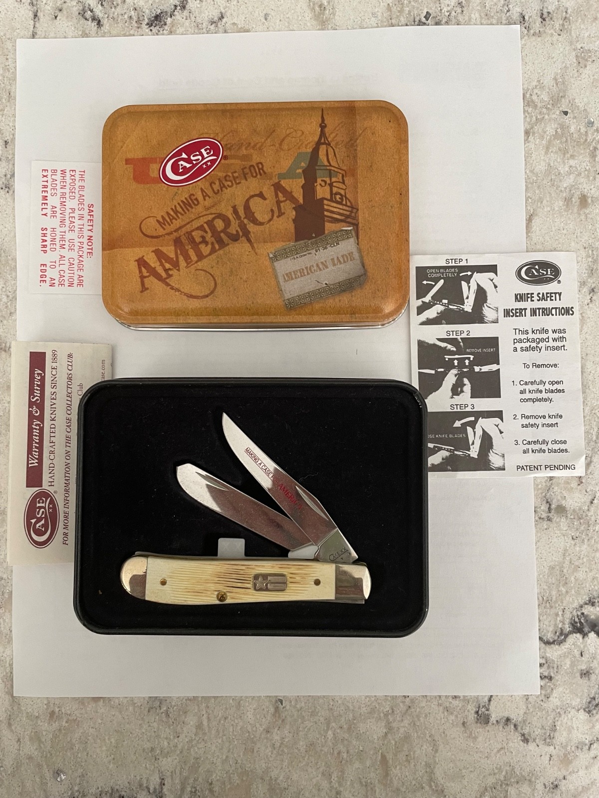Case Medium Trapper #6207 with Display Tin Making a Case for America Case Medium Trapper #6207 with Display Tin Making a Case for America