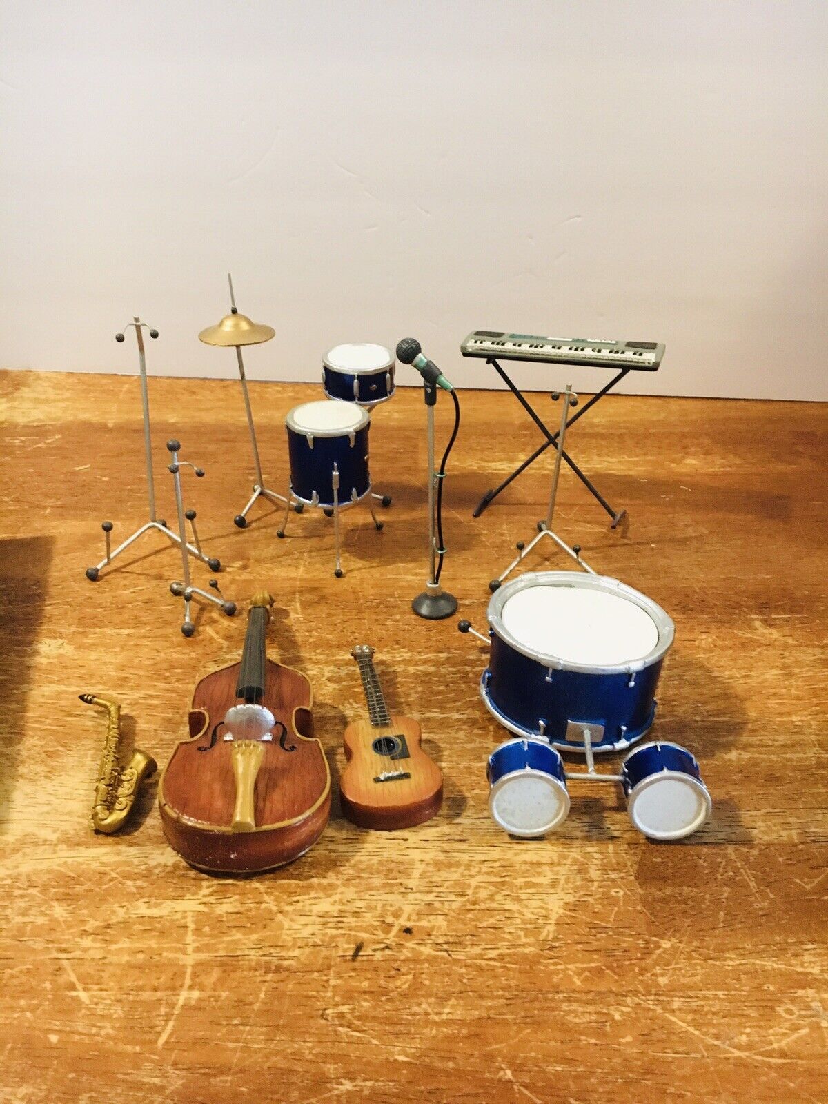 Mini Instrument Set Wooden Guitars / Drums