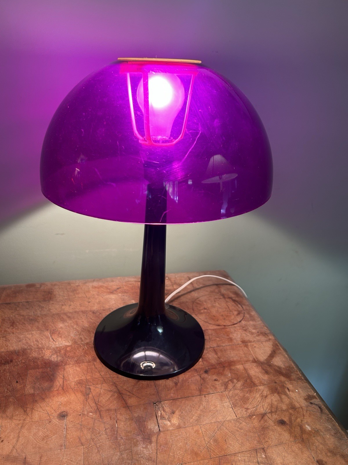 Vintage Gilbert Softlite PURPLE MUSHROOM TABLE LAMP Mid-Century Modern Plastic