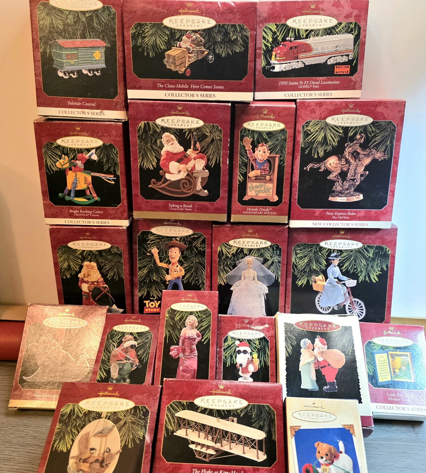 Lot 20 Vintage Hallmark Keepsake Ornaments Barbie, Wizard Oz, Monroe, Toy Story
