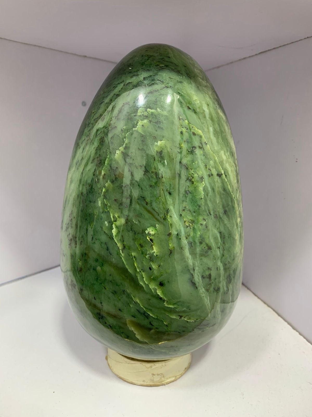 Stunning 7.5 kg Natural Green Nephrite Jade Egg - Unique Decorative Piece