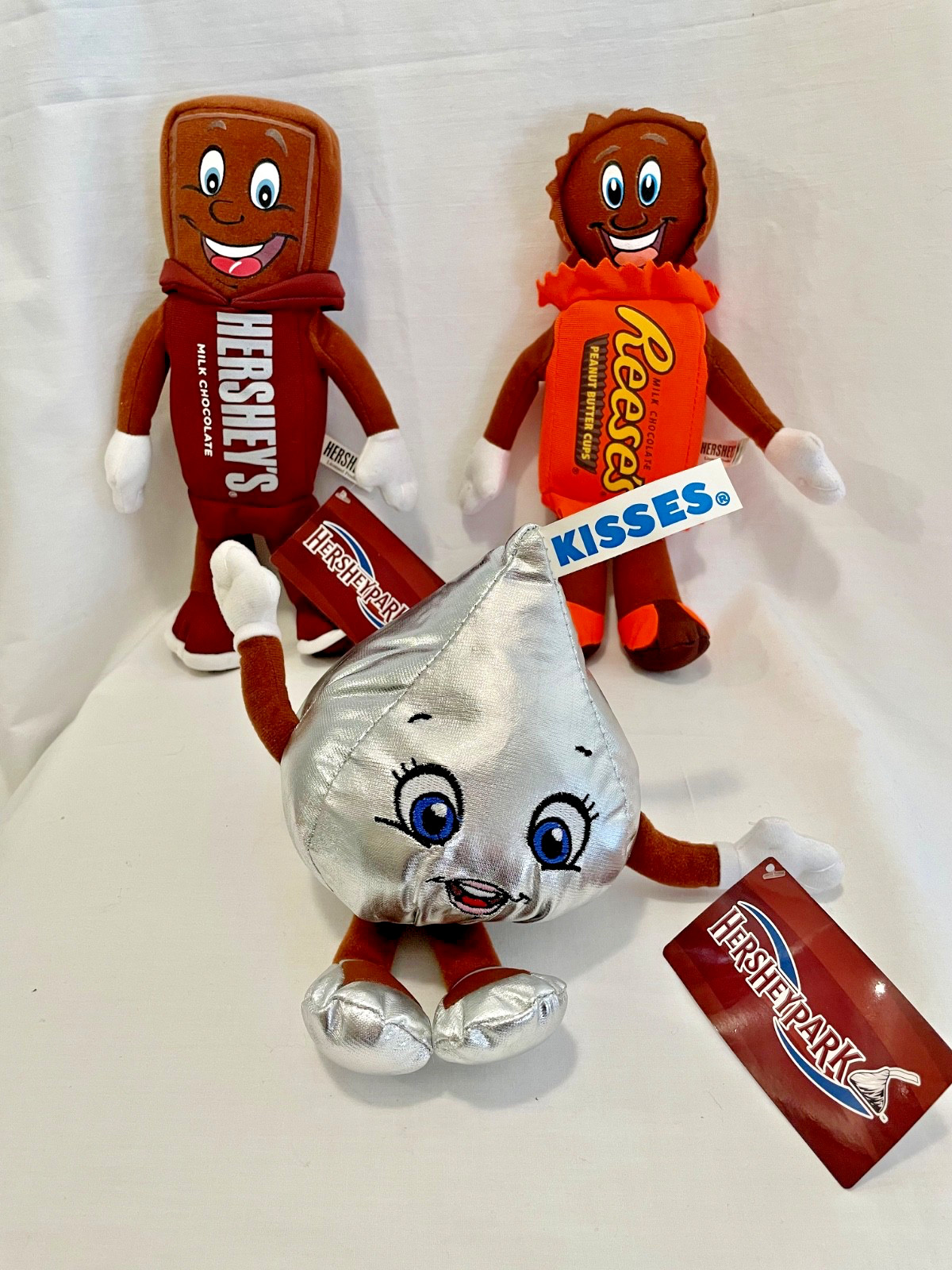 Hershey Park LOT OF 3 PLUSH Kiss, Reese’s Peanut Butter Cups, Hershey Bar Hershey Park LOT OF 3 PLUSH Kiss, Reese’s Peanut Butter Cups, Hershey Bar
