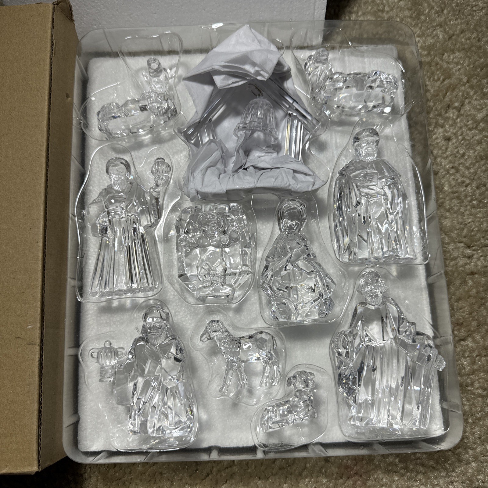 2019 Avon 11 Pc Nativity Scene Christmas Set Clear Acrylic Figures 2\