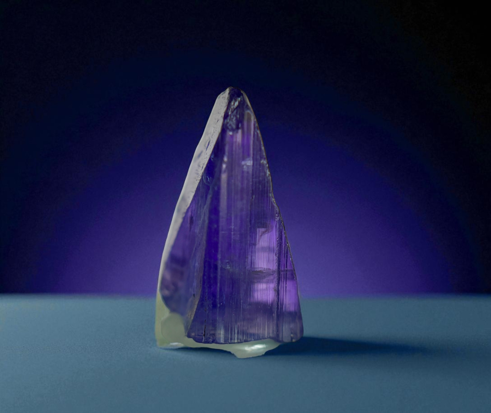 Premium Pleochroic Unheated Natural Tanzanite Crystal Raw Gemstone 7.93 Carats