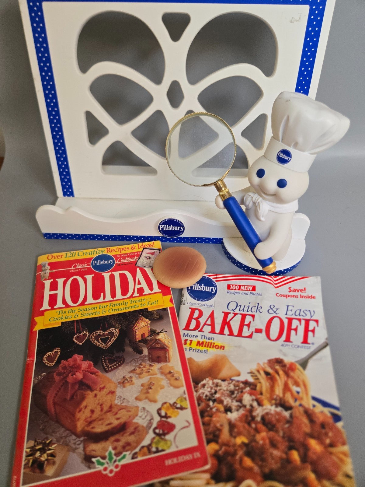 Pillsbury Doughboy Poppin Fresh Wooden Recipe Holder Rack 2 Cookbooks 2002 Pillsbury Doughboy Poppin Fresh Wooden Recipe Holder Rack 2 Cookbooks 2002