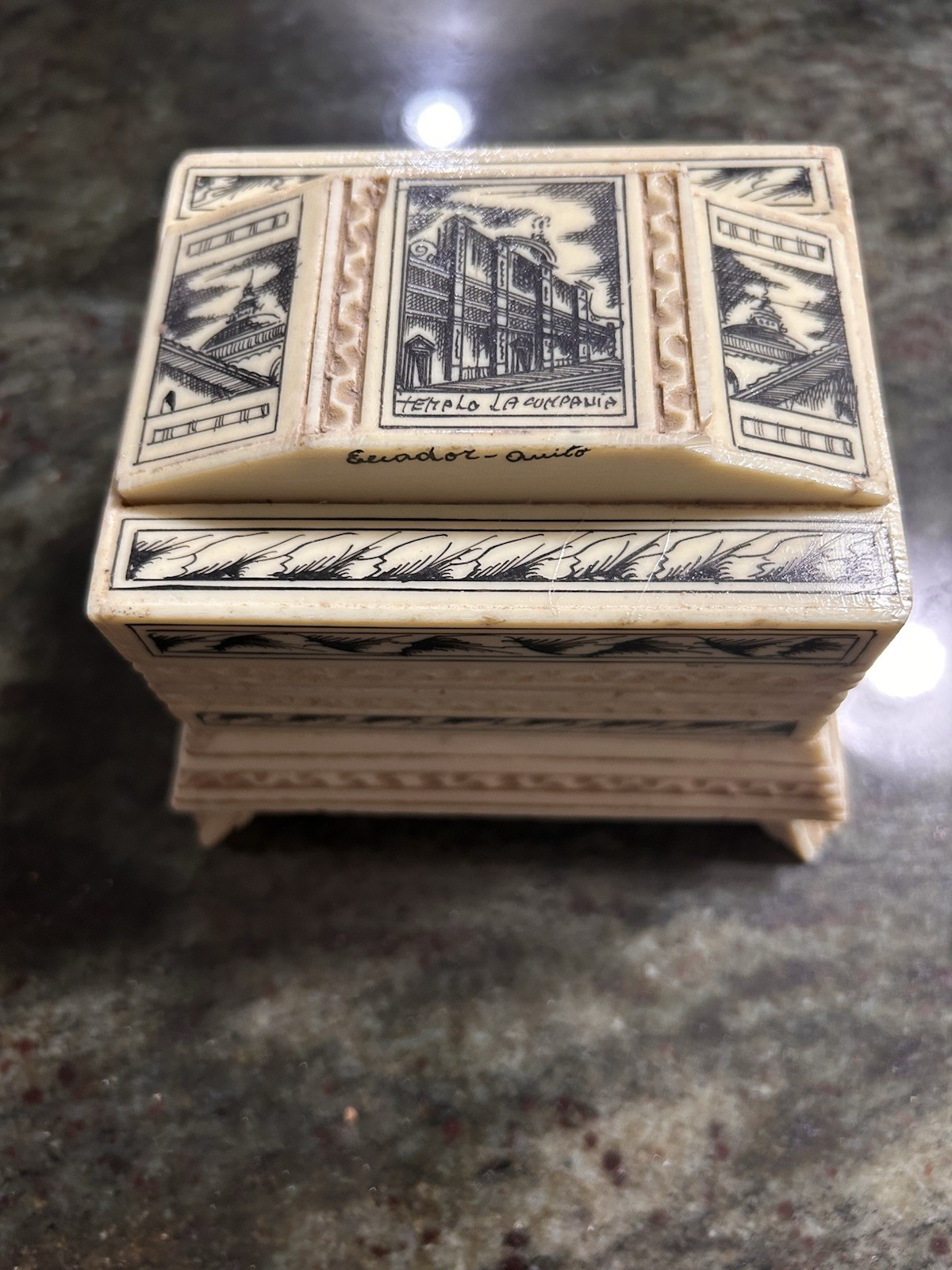 Vintage Ecuadorian wood Tagua nut  trinket box depicting Templo La Compañía.