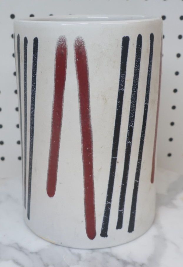 Nice Vintage Original Rare Alvino Bagni For Raymor Italy White W/ Black Stripes Nice Vintage Original Rare Alvino Bagni For Raymor Italy White W/ Black Stripes