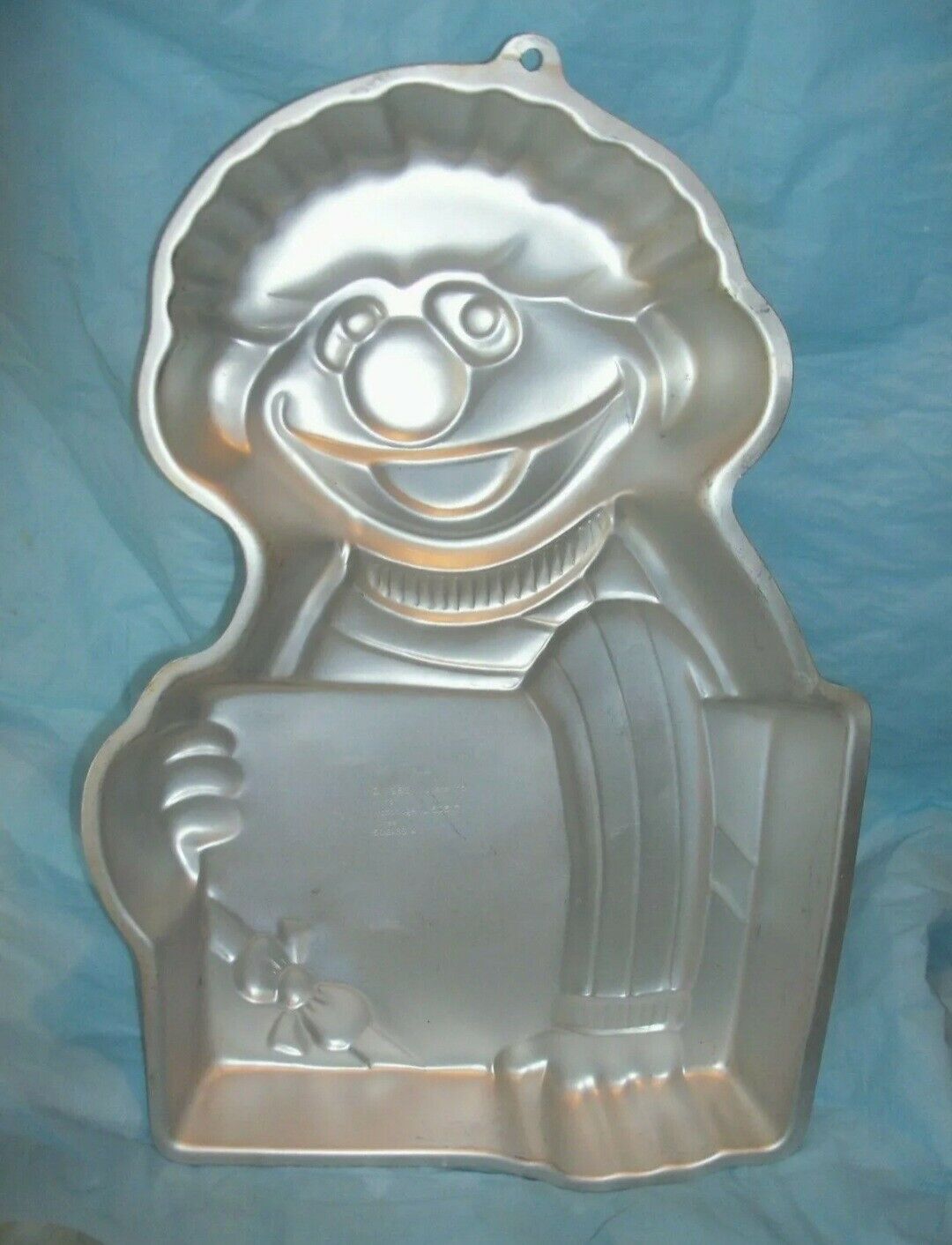 Vintage Wilton Muppets 80s Ernie With Box Of Chocolates Cake Pan 502-3614; EUC.