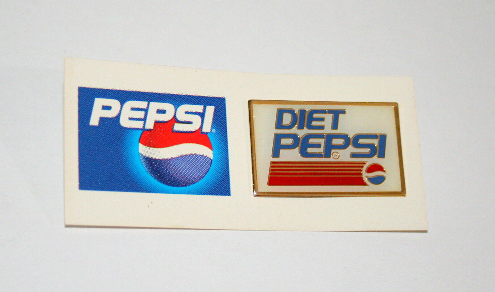 Vintage 1991 /1993 Diet Pepsi-Cola Pepsi Soda Ad Collectible Pin on Card New NOS