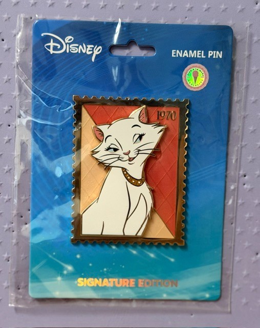 Duchess PALM LE400 Disney Royal Stamp Jumbo Pin