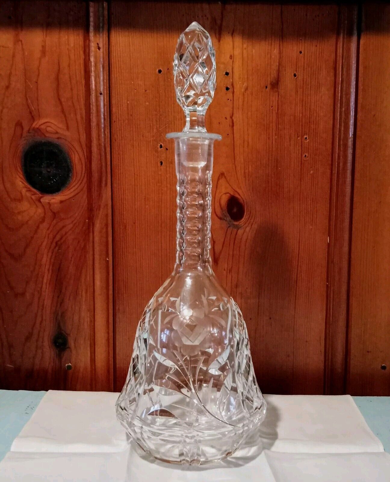 VTG HEAVY LEAD CRYSTAL DIAMOND CUT FROSTED ACCENTS Liquor Wine Bell Decanter