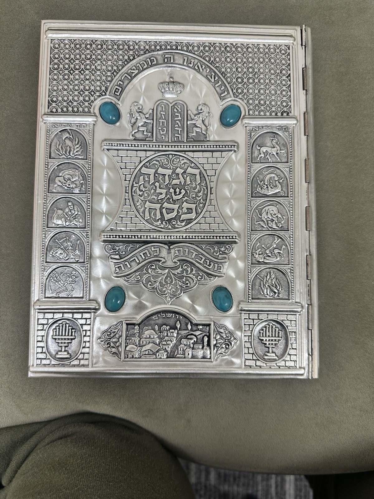 Jewish prayer book for Passover hagaddah pesach torah silver judaica
