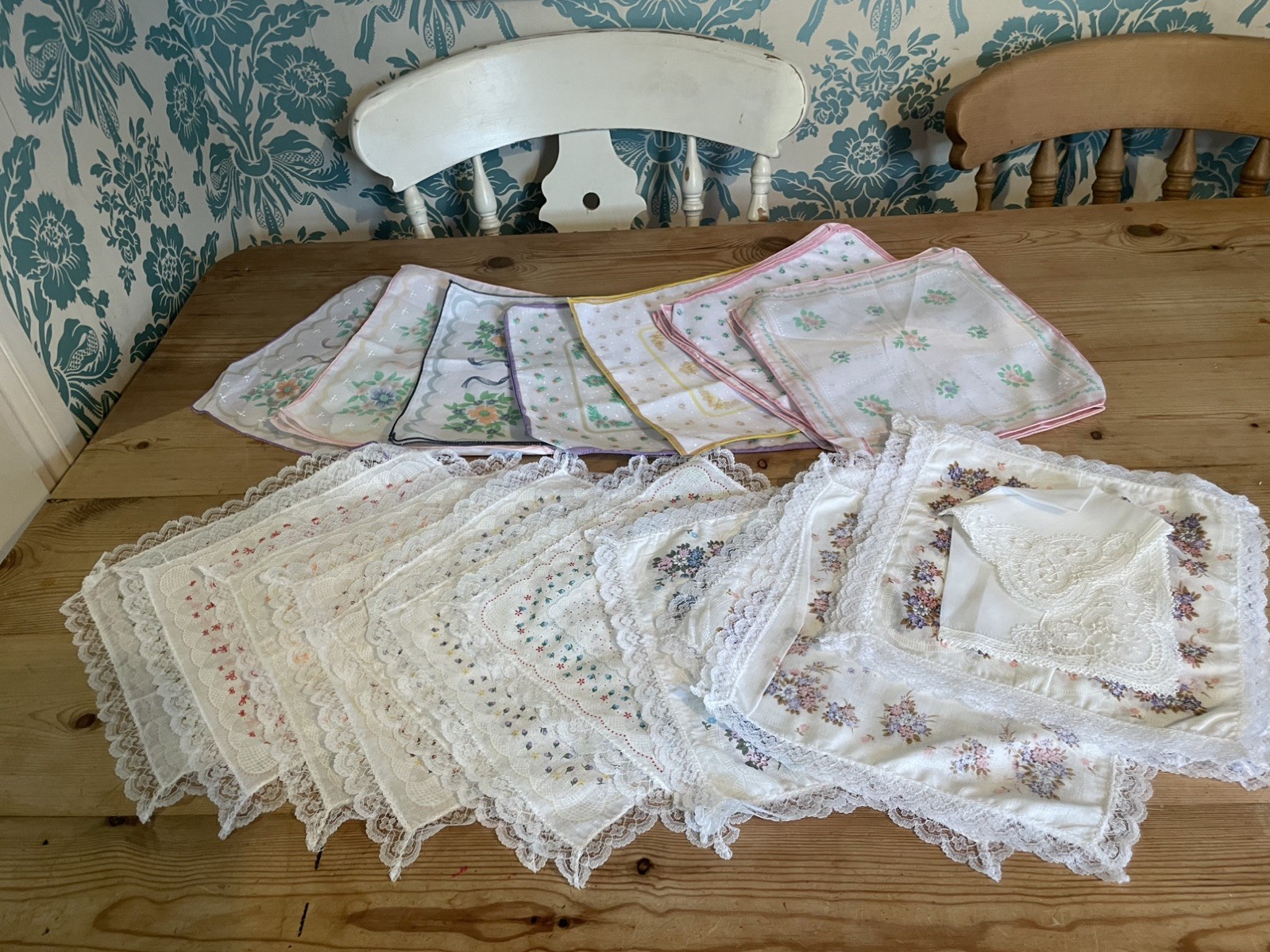 Vintage Lace Edge floral Ladies White Hankies  Original 41 new