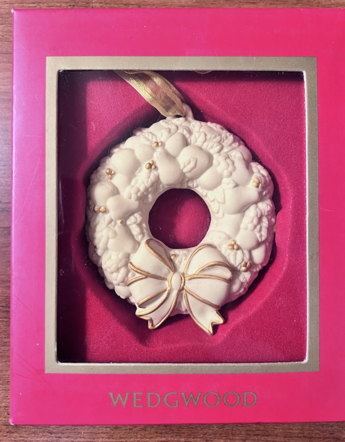 NEW Wedgwood Bisque Christmas Wreath Ornament in Box NEW Wedgwood Bisque Christmas Wreath Ornament in Box