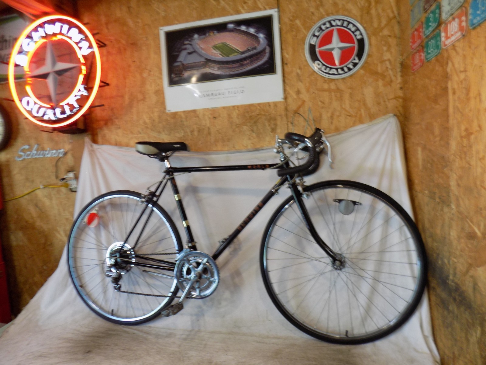 1982 SCHWINN WORLD 10-SPEED ROAD BIKE VARSITY LETOUR CONTINENTAL SPORT MENS 80s