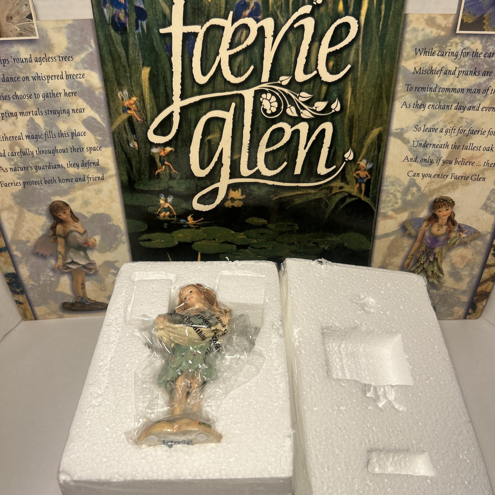 Faerie Glen Berrykiss FG805 Fairy In Green Dress Holding Grapes In Box Vtg 2002