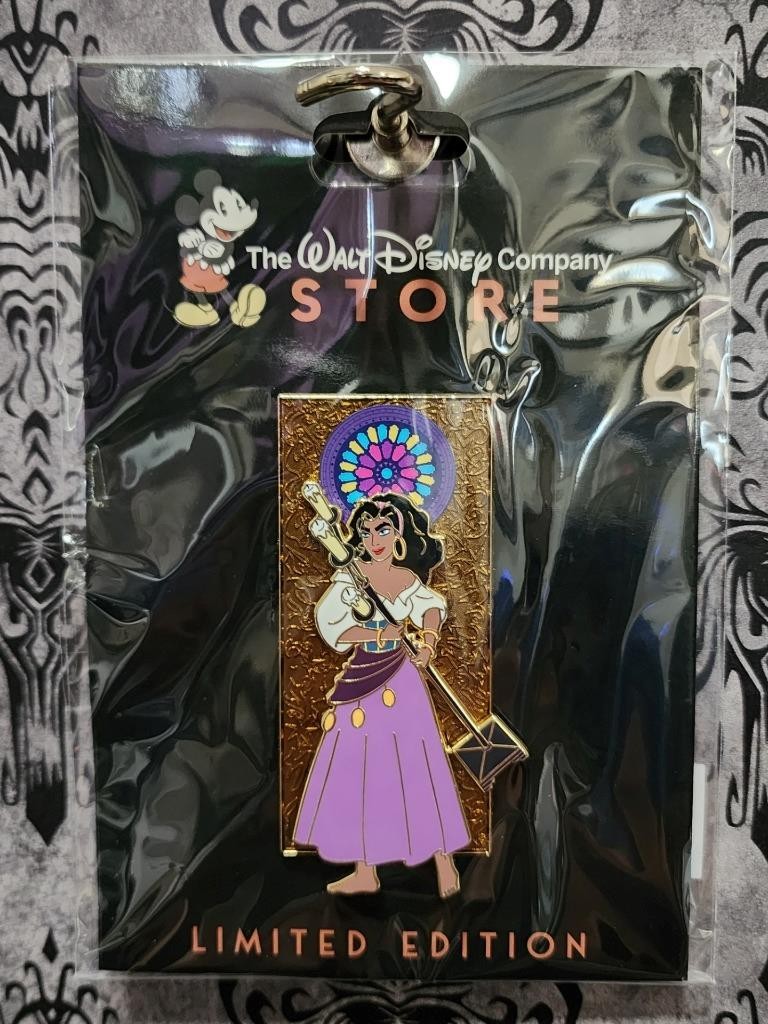 DEC WDCS D23 2026 Game Changers Jumbo Esmeralda Hunchback LE 400 Disney Pin