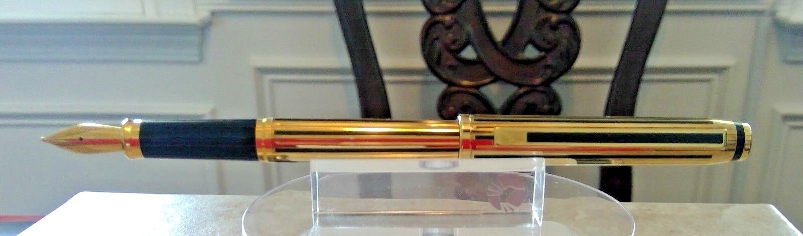 Vintage  New os  Cross Signature Fountain Pen,gold lined 1987 Boxed 18k m nib 