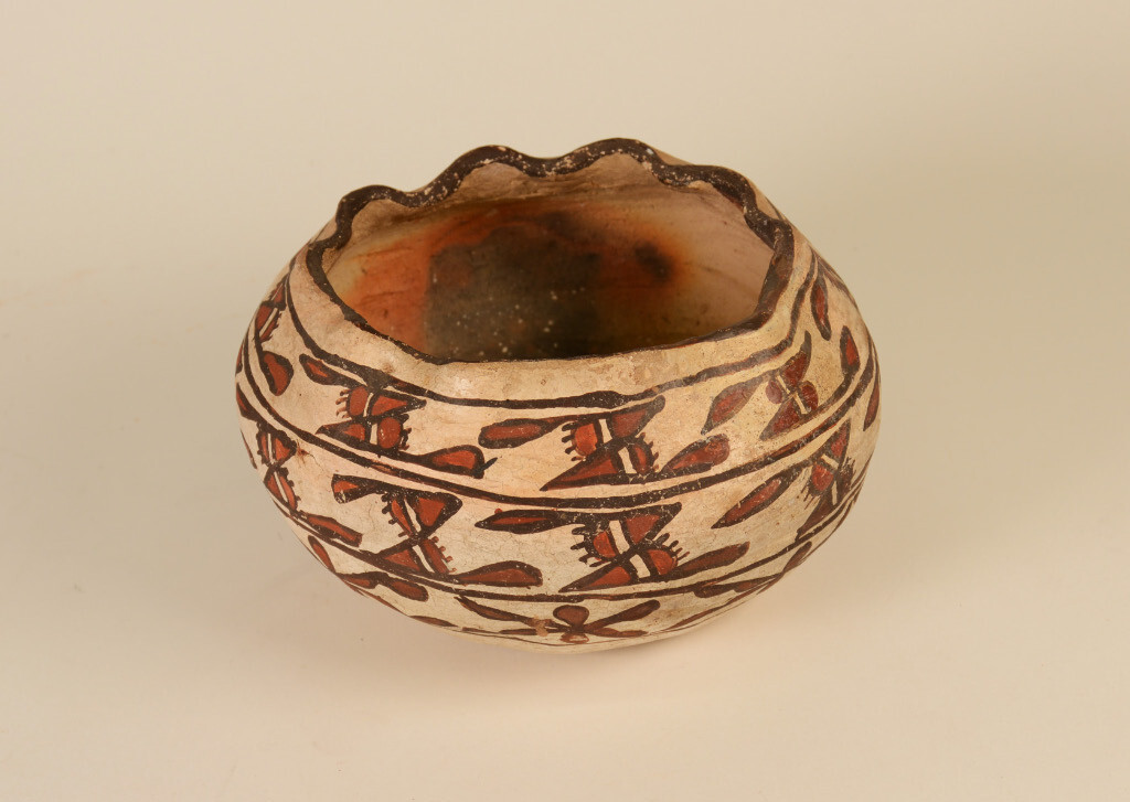 Historic Pottery Zuni Bowl with Scalloped Rim   ca 1890  4