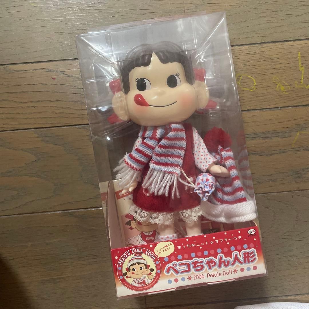 Fujiya Peko\'s Doll 2006 Knit Muffler Hat Figure