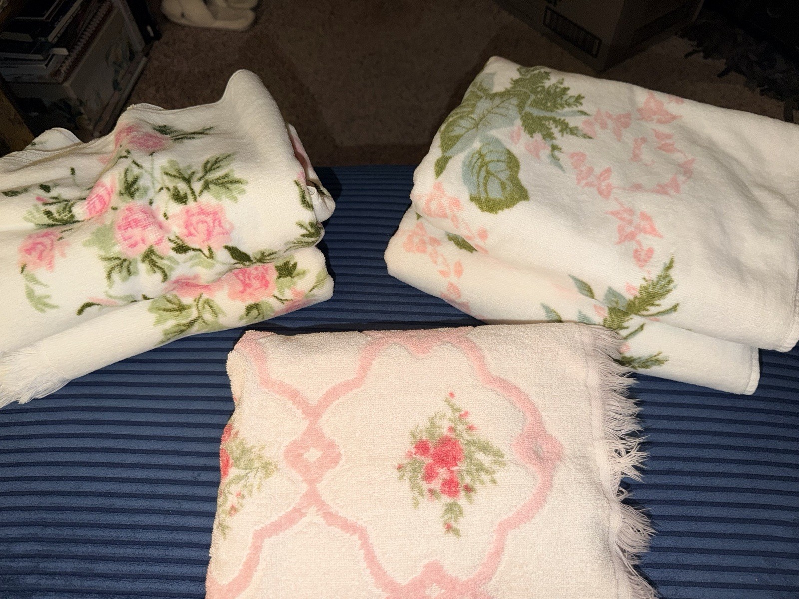 VTG Shabby Pink Rose Floral Bath Towels  100% Cotton Vtg Cottagecore
