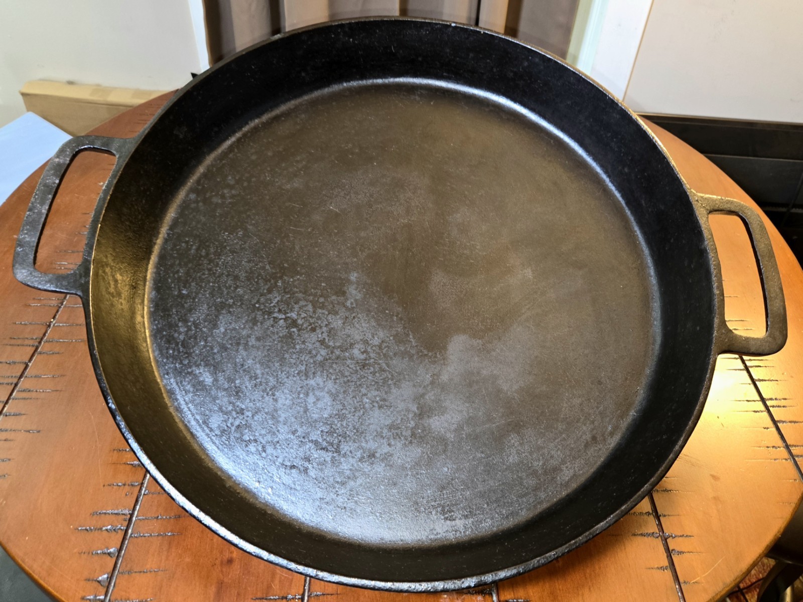 HUGE JUMBO Lodge Cast Iron USA 20SK Inch Hotel Skillet/Pan with Double Handles 