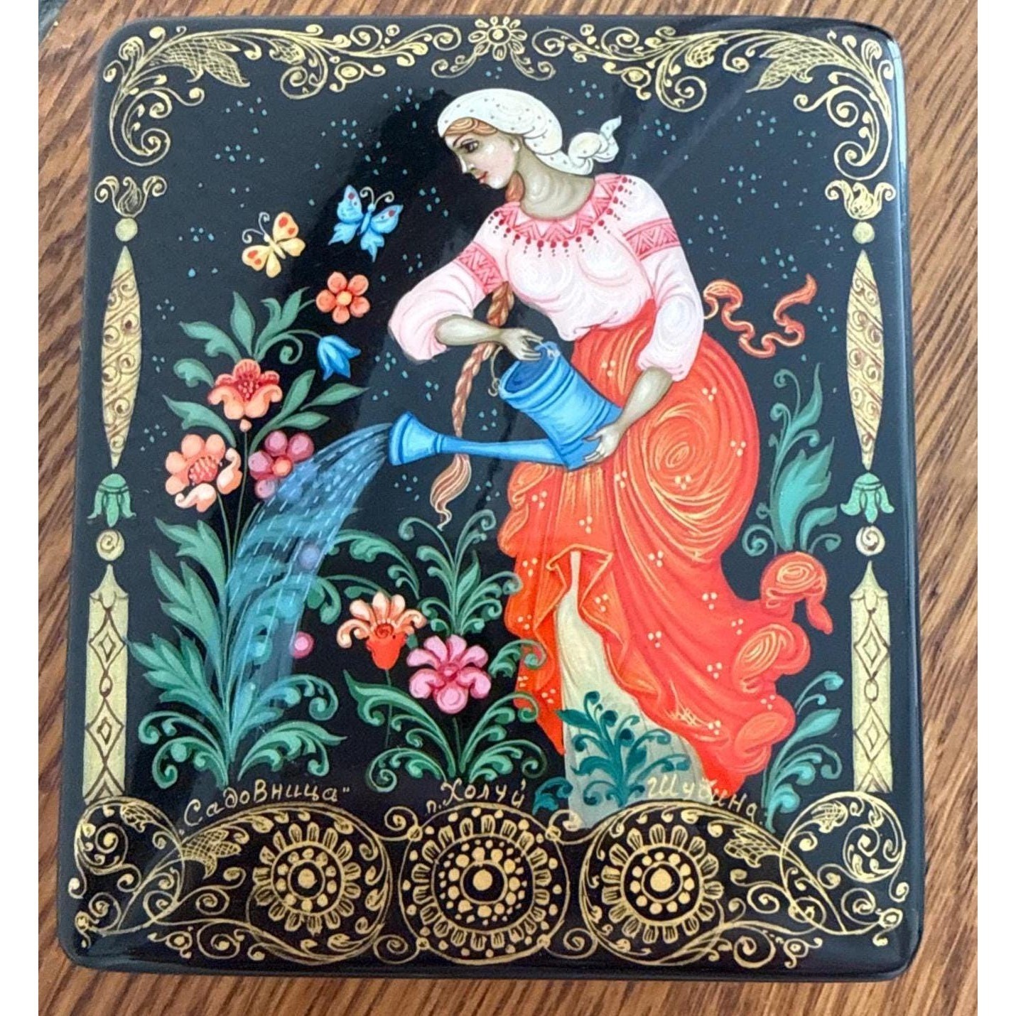 Holui Russian Lacquer Box Signed Shubina Hand‑Painted Miniature COA The Gardener