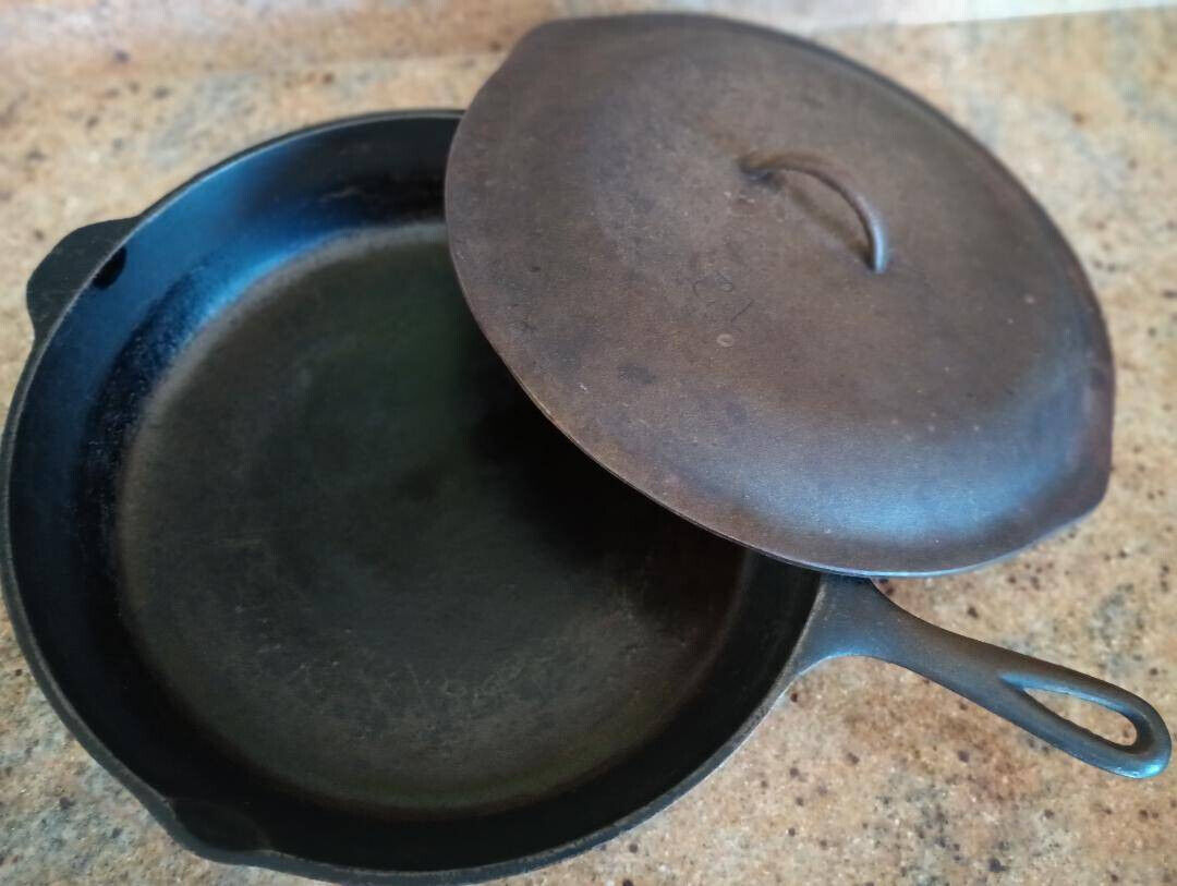 VINTAGE LARGE HEAVY DUTY UNMARKED WAGNER IRON SKILLET 12 WITH LID