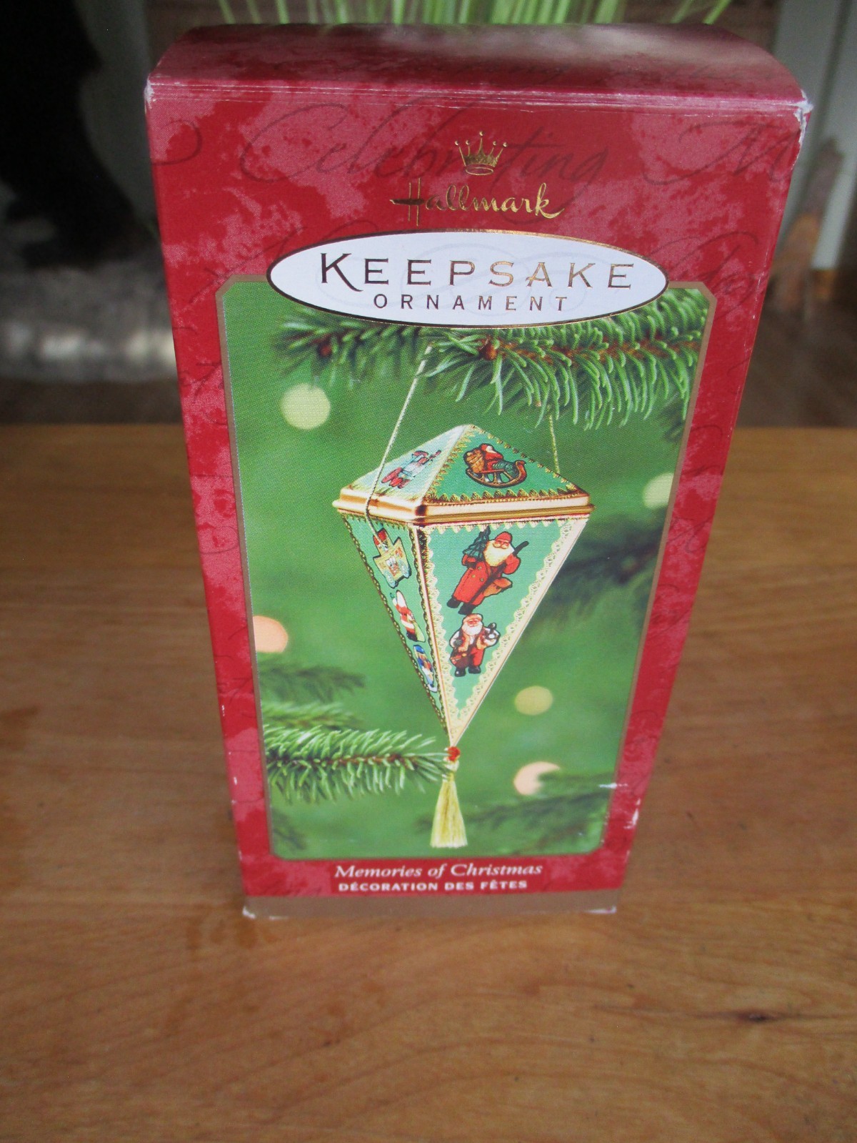 New in Box 2000 Hallmark Keepsake Ornament Memories of Christmas