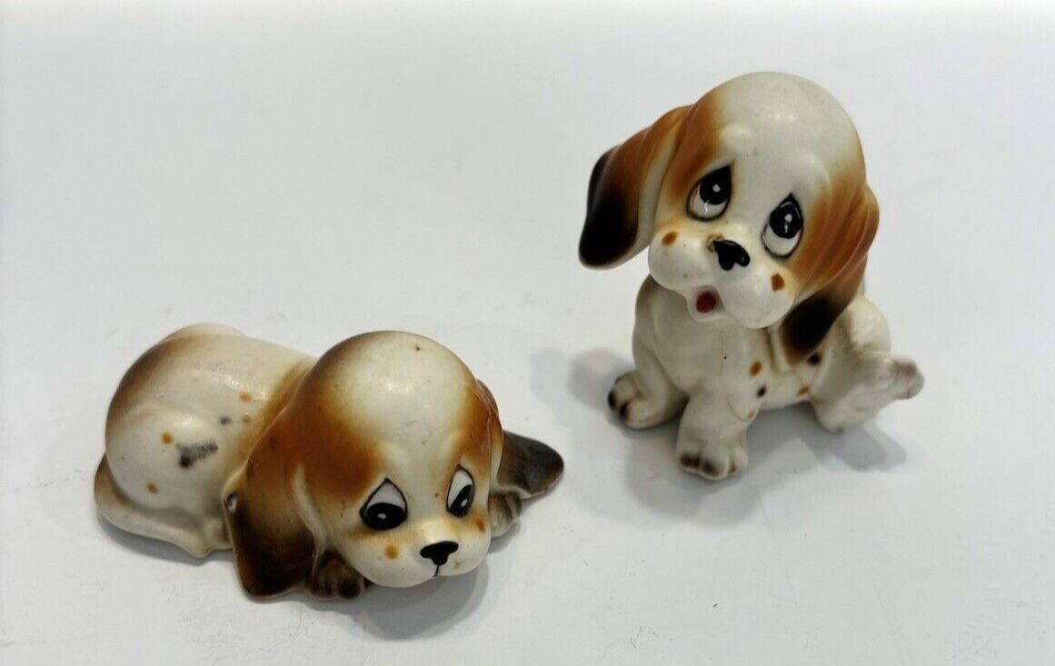 Vintage Napco Basset Hound Puppies Dog Miniature Figurine Kitsch Beagle