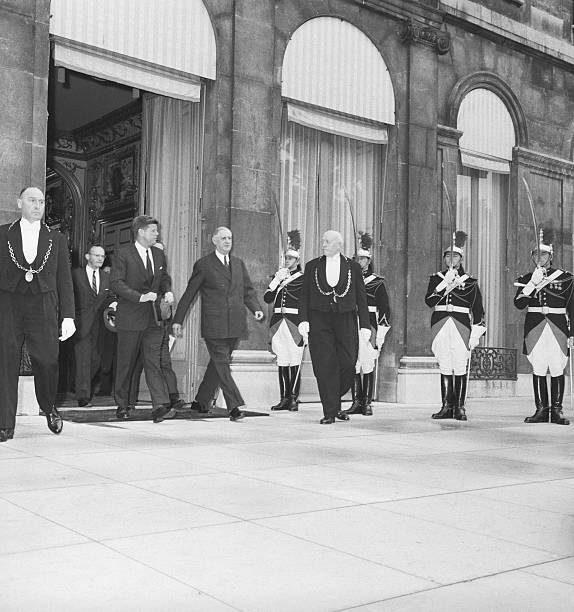 President Kennedy arrives Palais de l\'Elysee last a series tal- 1961 Old Photo
