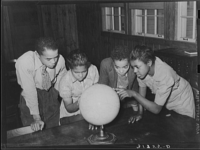 Photo:Lakeview Arkansas 1938 Geography Lesson Schoolchildren Globe FSA