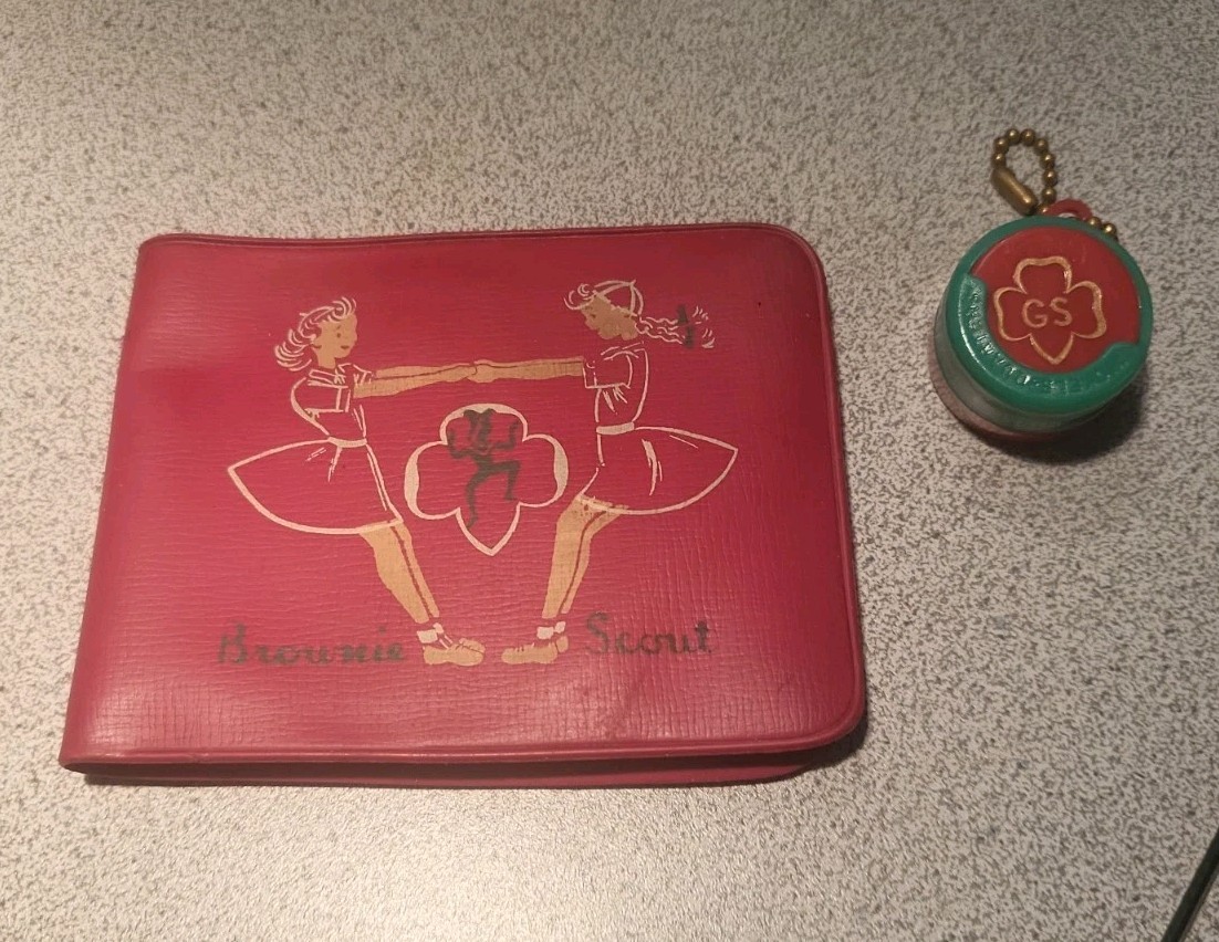 Vintage Brownie Scout Red Wallet And Coin Holder