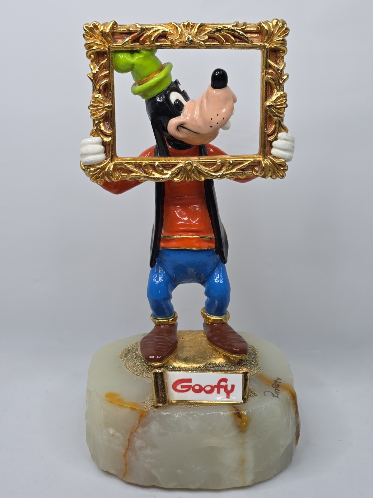 DISNEY'S  RON LEE SCULPTURE OF GOOFY WITH FRAME LIMITED EDITION 1644/2750 SIGNED