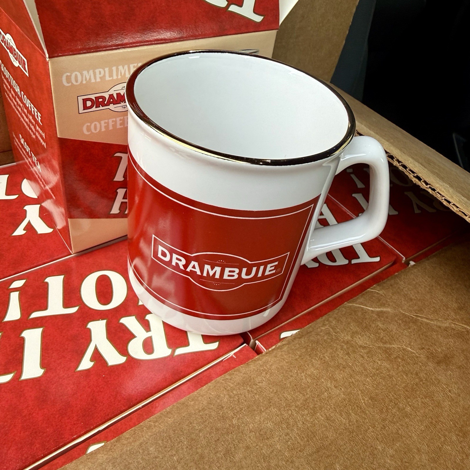 Vintage Drambuie Liqueur Coffee Mugs Set 12 Case New In Box Try It Hot Scottish