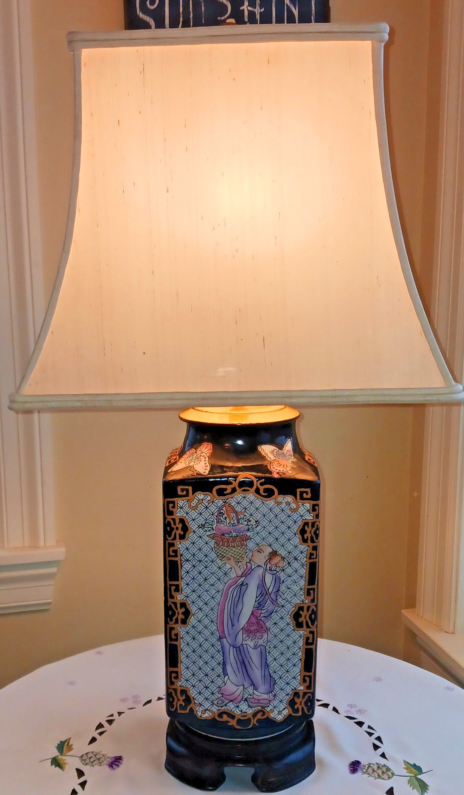 STUNNING Beautiful Chinese Famille Rose Porcelain Cong-Shaped Vase Lamp ~ L@@K