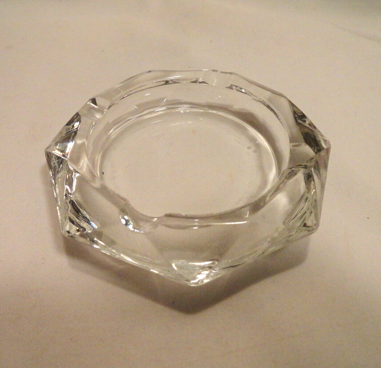 VINTAGE CLEAR GLASS ASHTRAY🚬
