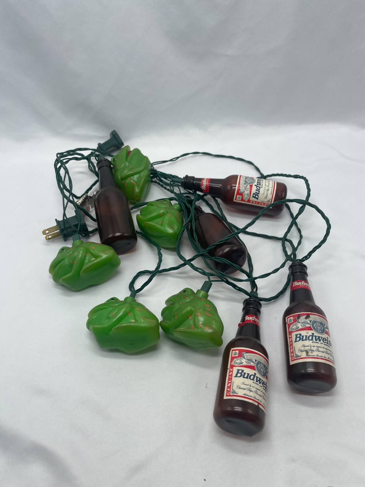 Vintage 1997 Budweiser King of Beers 10 String Light Set Bottles and Frogs