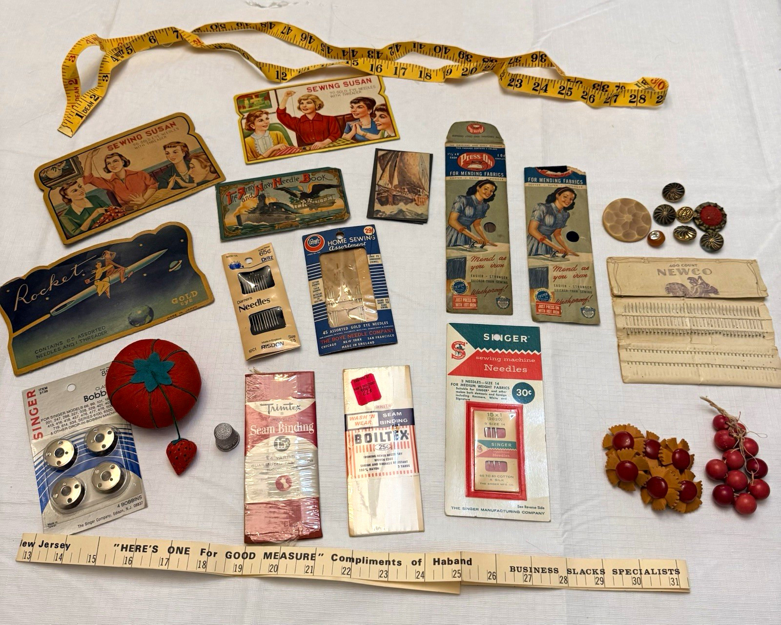 SINGER Vintage Sewing Notions Lot Needles Bobbins Press-On MENDING Fabric