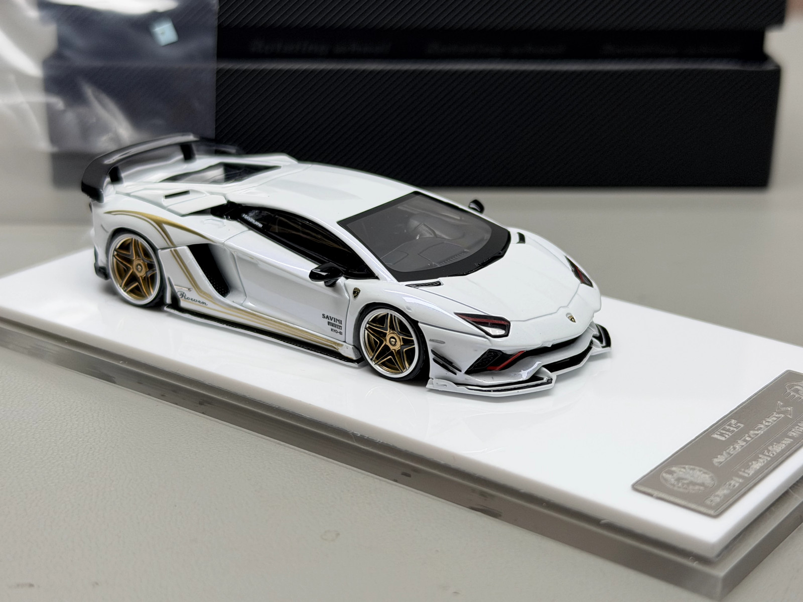 1/64 White Aventador S Diecast Alloy Collectible Display Model Gift Car