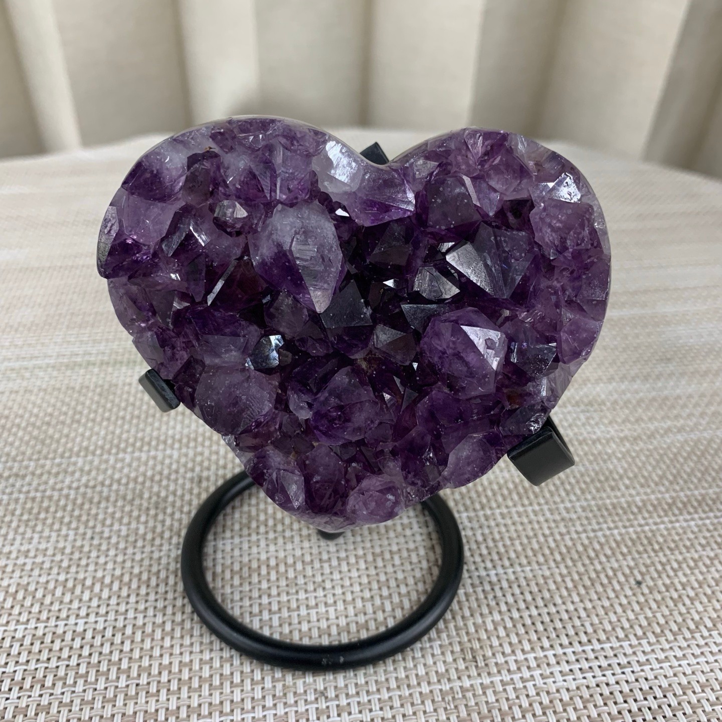 390G Natural Brazilian amethyst hand cut heart-shaped decoratio