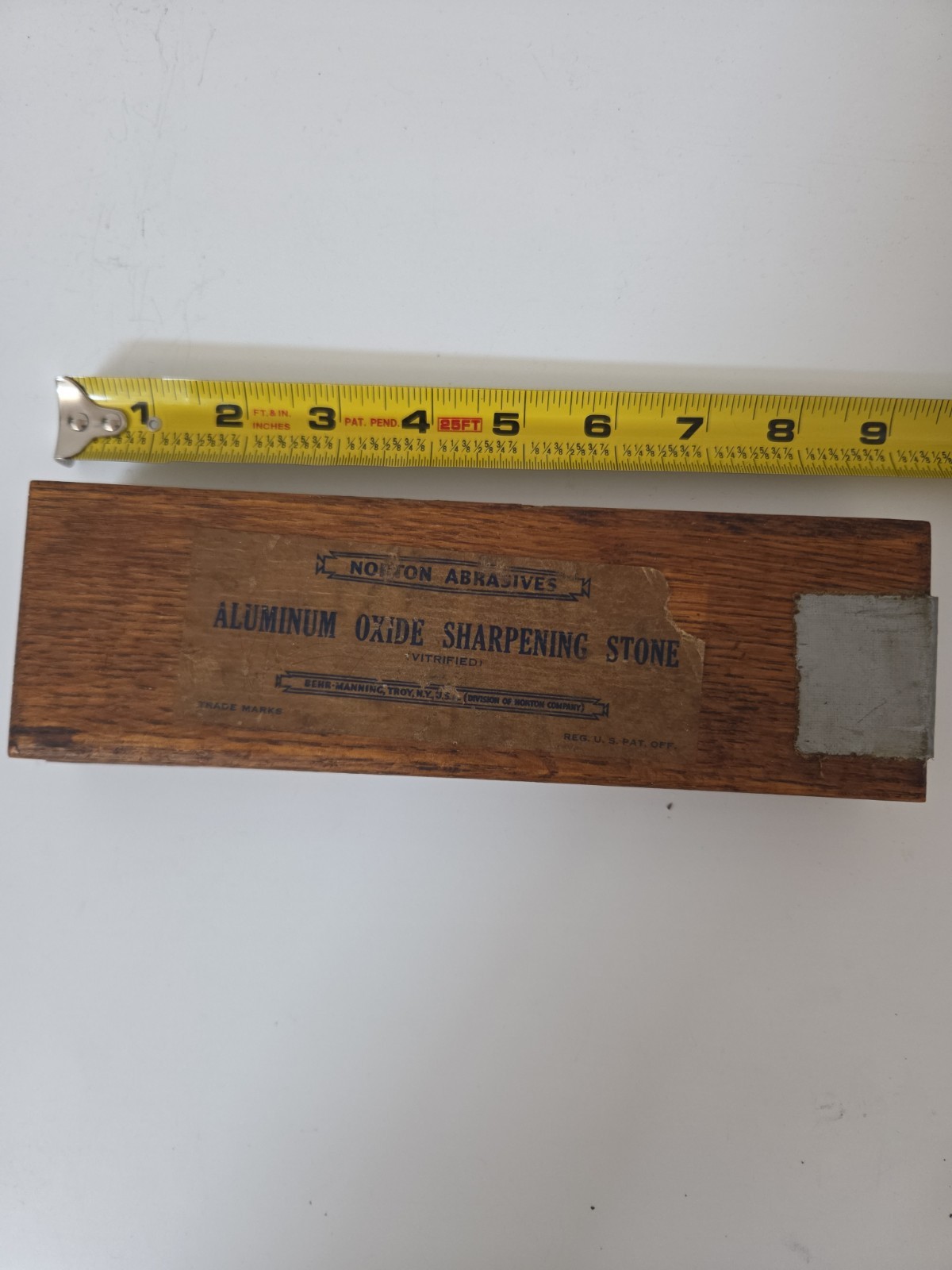 Vintage Norton Aluminum Oxide Sharpening Stone Tool w/Original Box