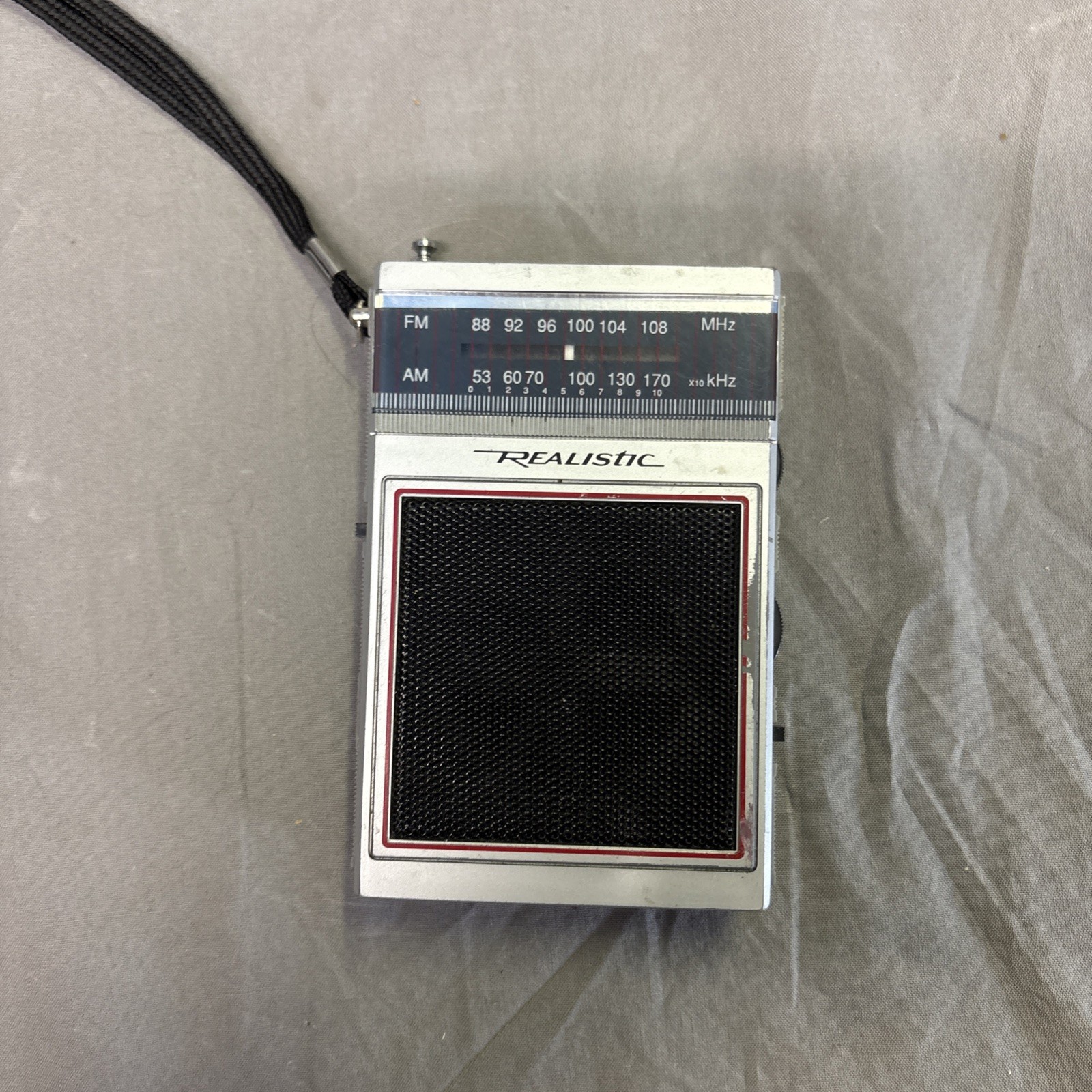 Vintage Radio Shack Realistic 12-714 Portable AM/FM Radio - Tested Works