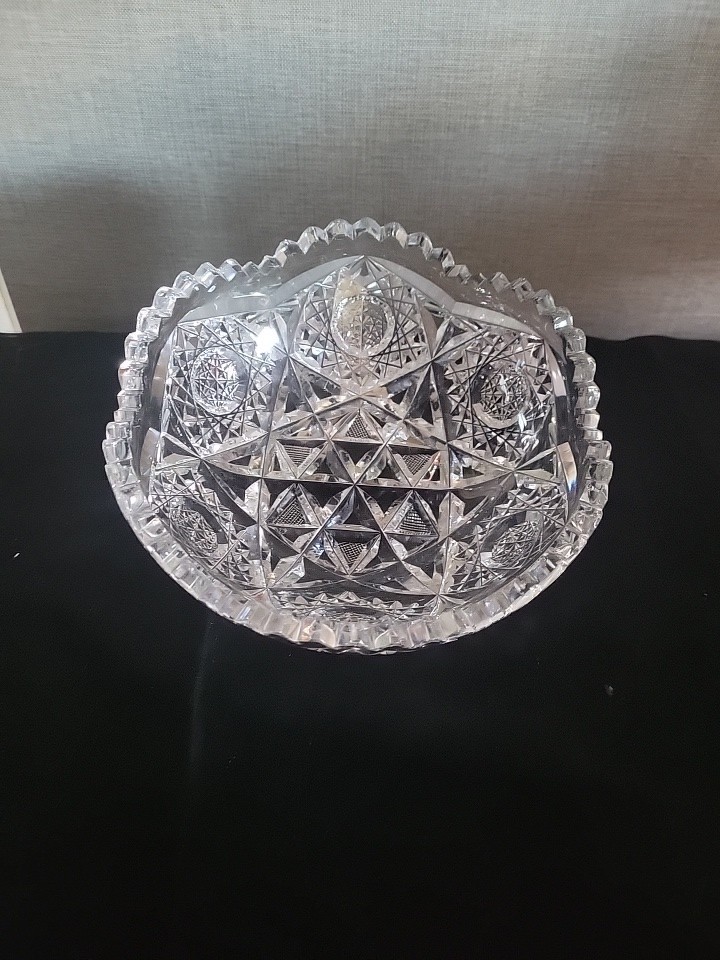 American Brilliant Period (ABP) cut glass crystal bowl featuring a sawtooth rim.
