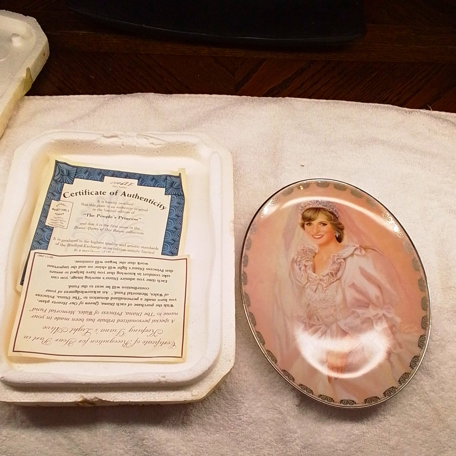 Princess Diana 1981 Wedding Commemorative Plate w/ Certificate of Authenticity